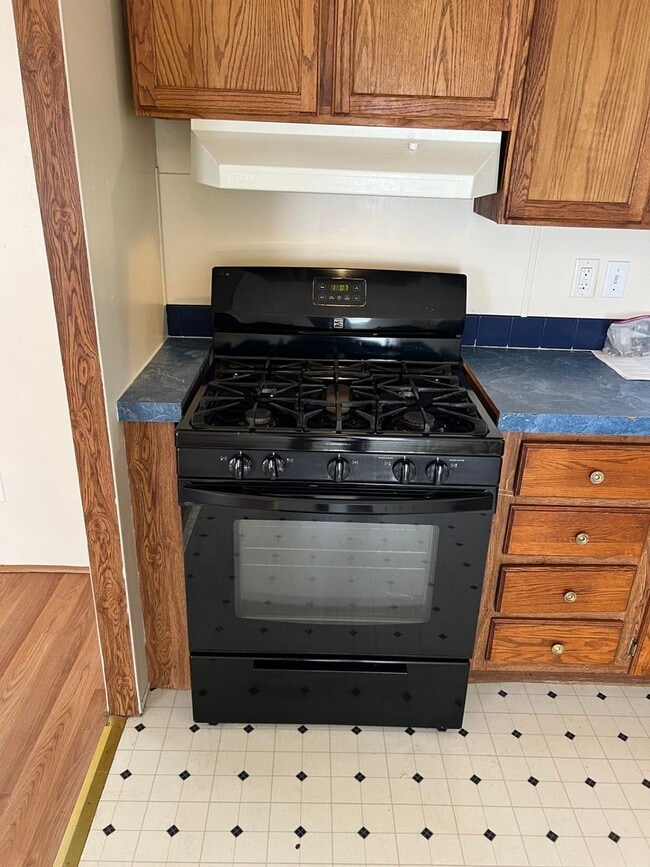 Building Photo - 3 Bed 2 Bath Updated Mobile Home w/ Fenced...