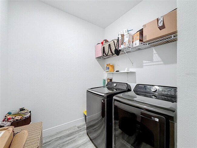 Building Photo - 16950 SW 42 Ave