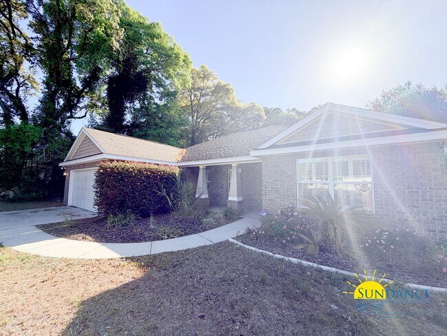 Building Photo - Charming 3-Bedroom Home in Elliott Point, Fort Walton Beach!