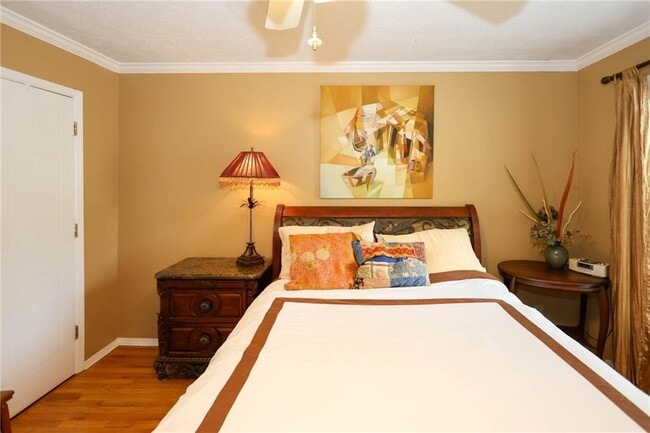Building Photo - 402 Olde Mill Ln