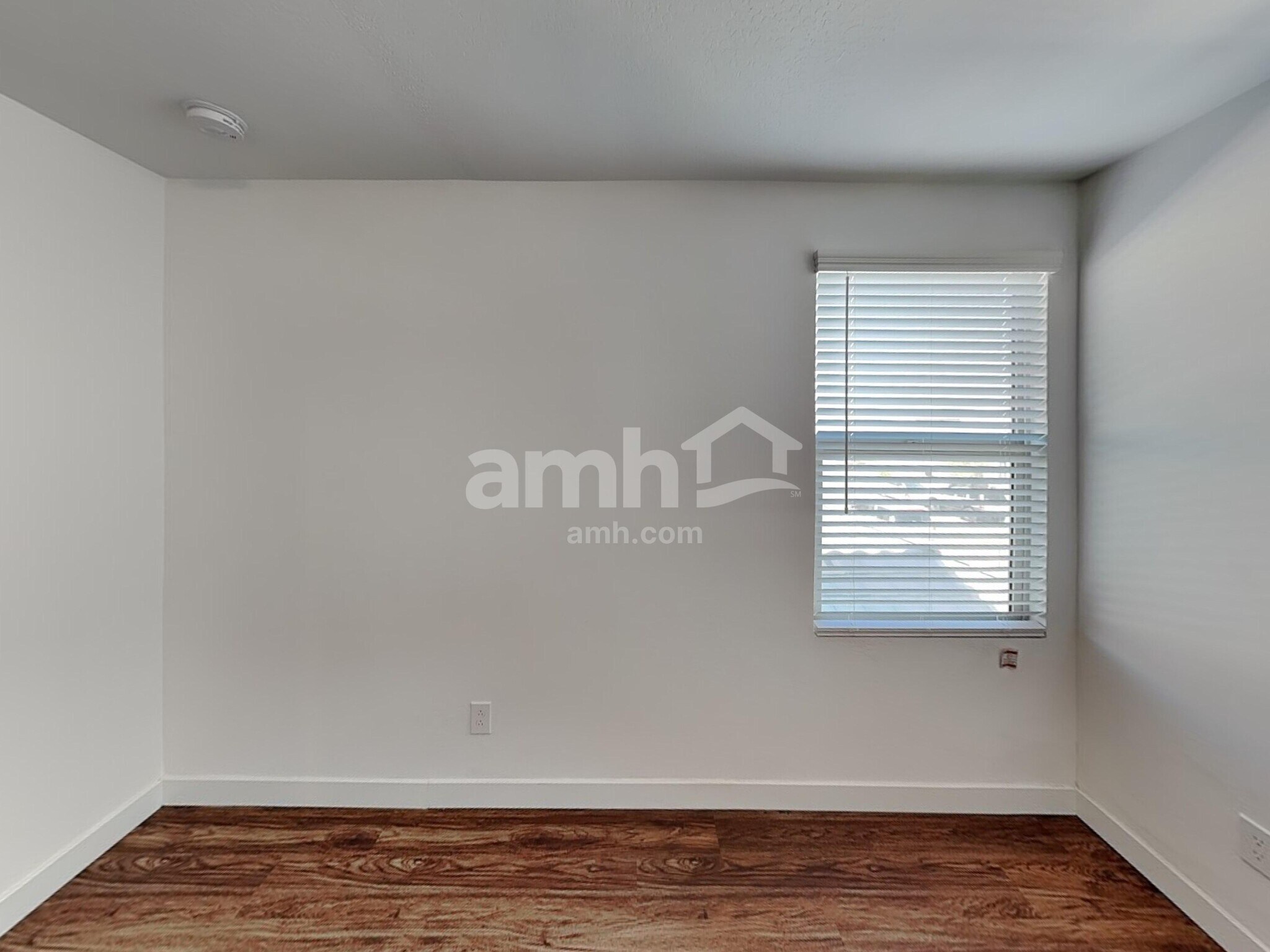 Building Photo - 4308 S 105th Dr