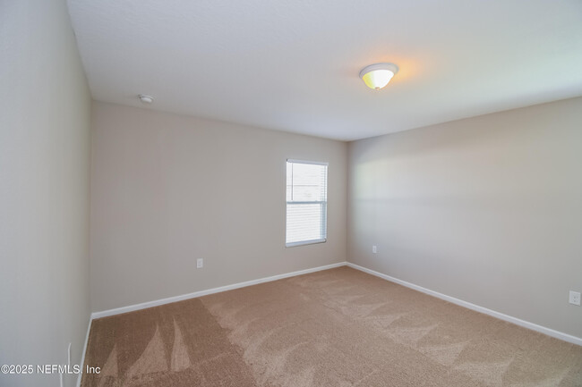 Building Photo - 3340 Canyon Falls Dr