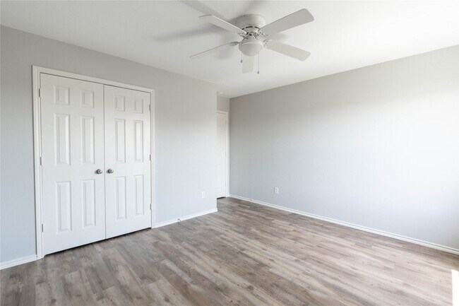 Building Photo - 2012 Meadow View Dr