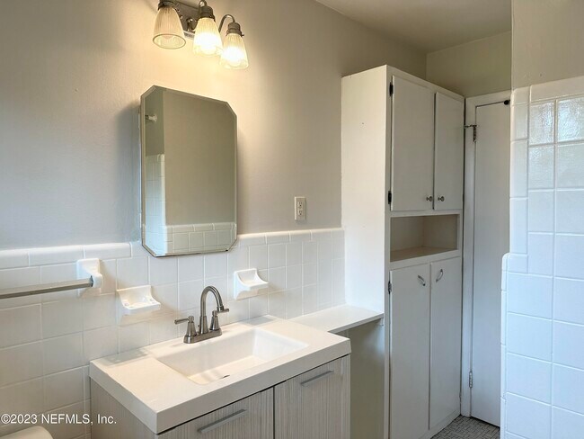 Building Photo - 5093 Ortega Cove Cir