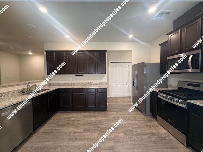 Building Photo - 1523 Borrego Dr SE