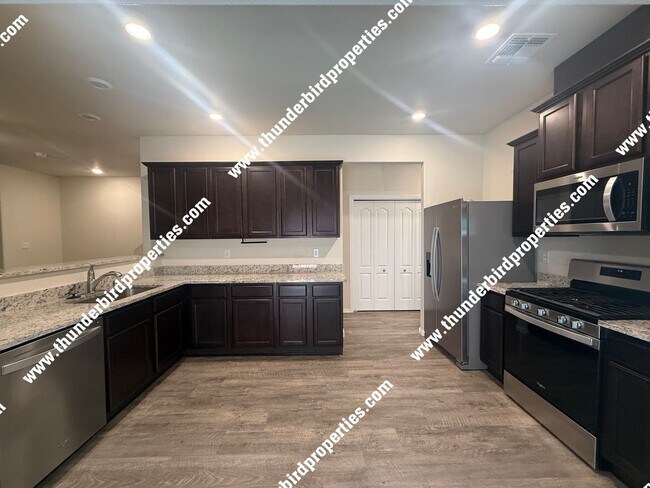 Building Photo - Beautiful 4 bedroom home near KAFB