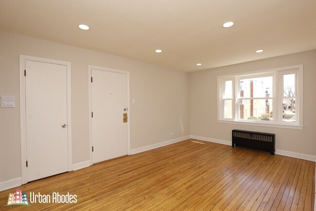 Building Photo - 7520 N Ridge Blvd