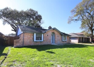 Building Photo - 16307 Morningshade Dr