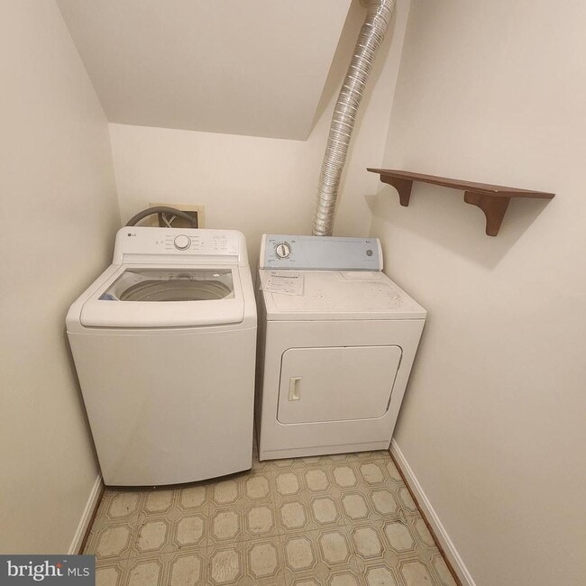 Building Photo - 7261 St Lucia Ct