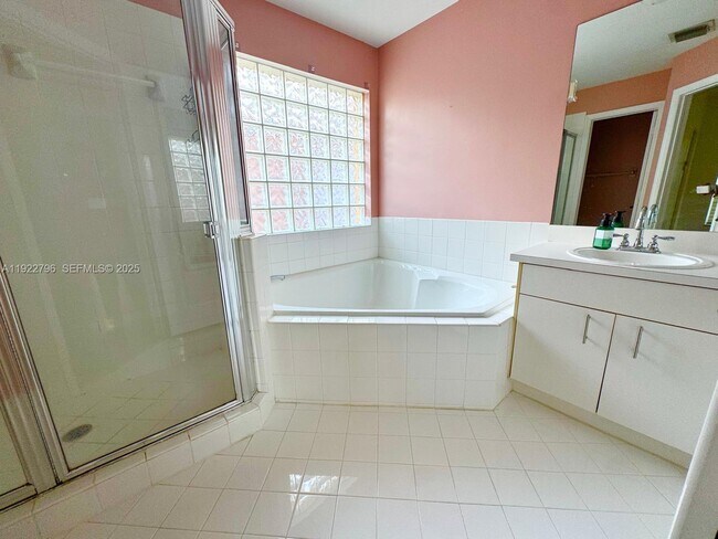 Building Photo - 15430 SW 143rd Terrace