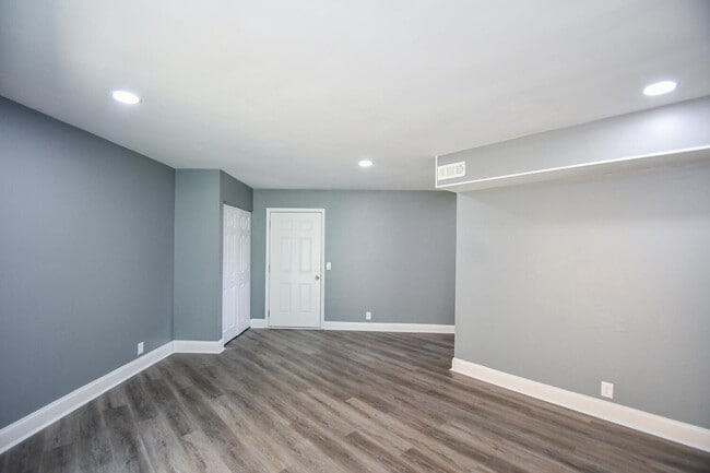 Building Photo - 1512 Waverly Way
