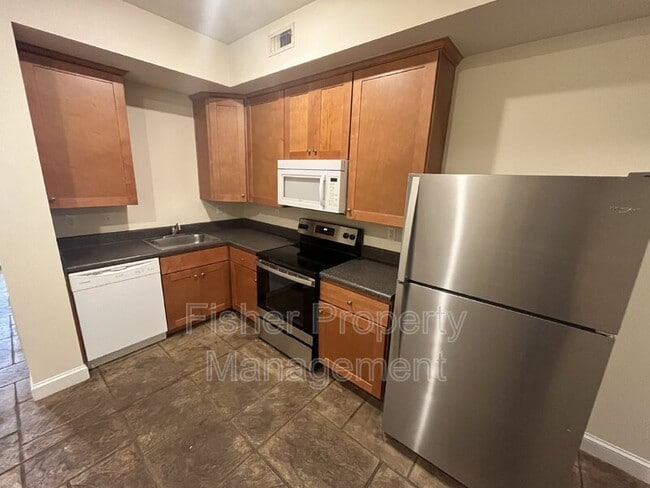 Building Photo - 608 Albemarle St
