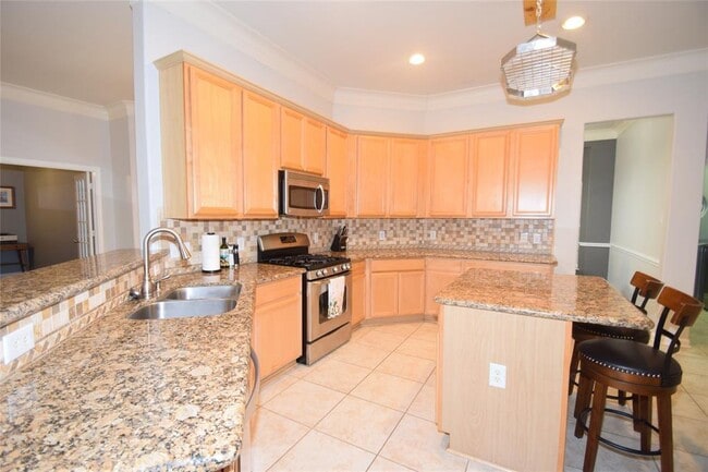 Building Photo - 24239 Yelverton Glen Dr