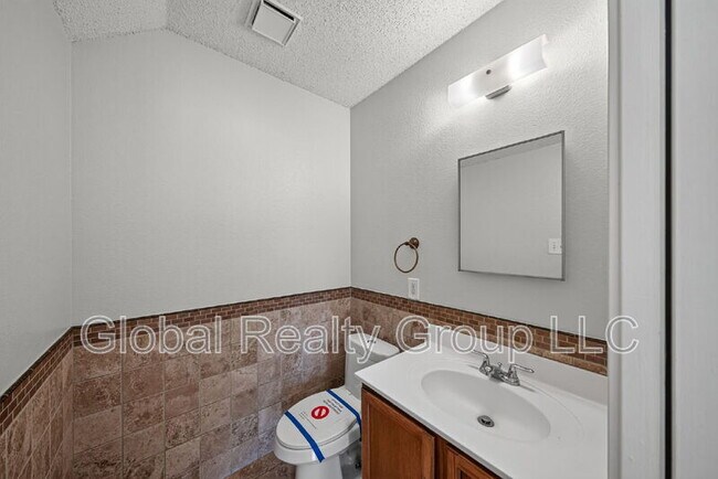 Building Photo - 7702 Fairton Pl