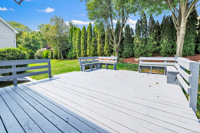 Building Photo - 18 Kathryn Dr