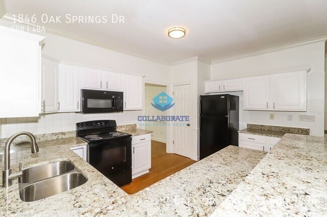 Building Photo - 1846 Oak Springs Dr