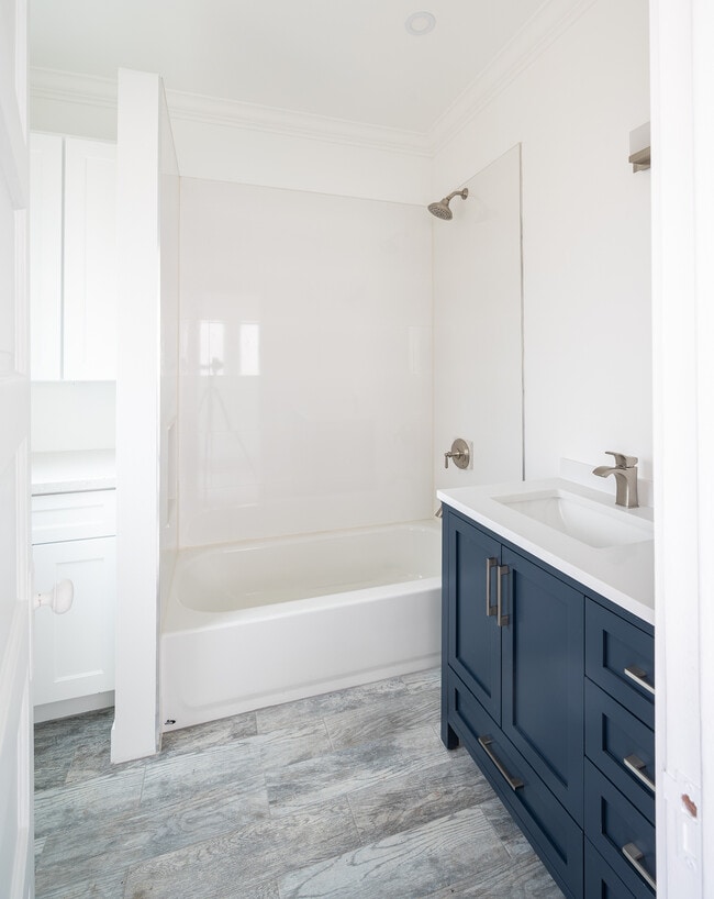 Bathroom - 931 S Grand Ave