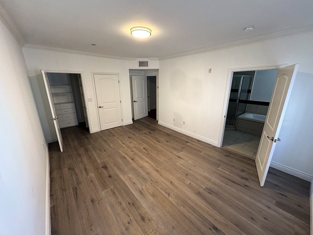 Building Photo - 11848 Kiowa Ave