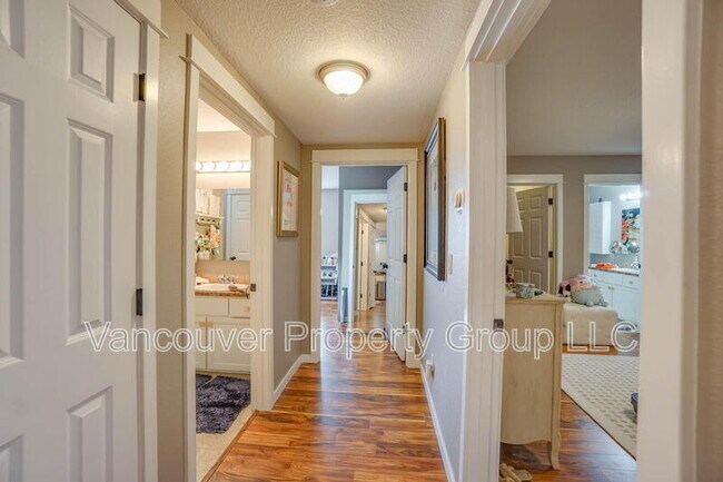 Building Photo - 14019 NE 20th Ave