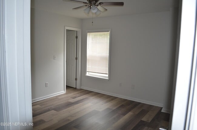 Building Photo - 7061 Civic Club Dr