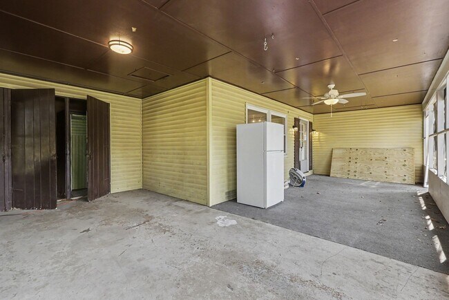 Building Photo - 7610 Grove Ave