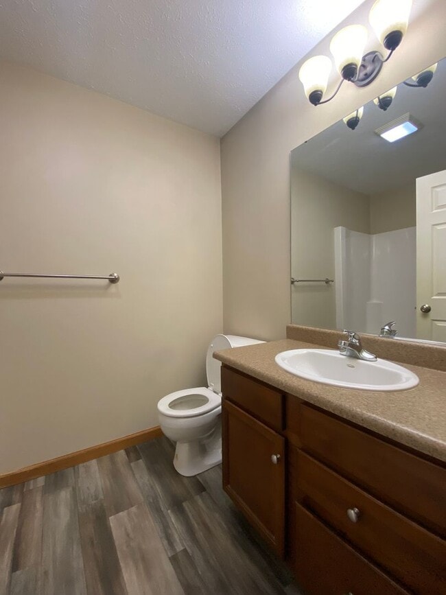 Building Photo - 3 Bedroom Home in Jimtown Schools!
