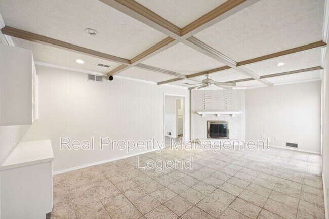 Building Photo - 9007 Sweetwater Dr