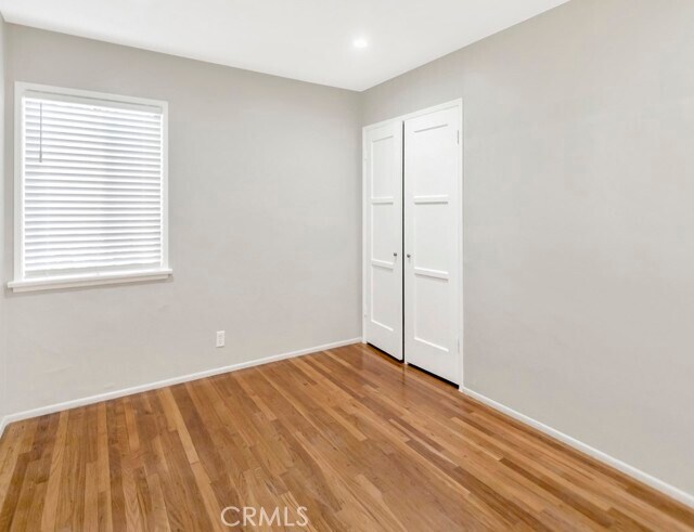 Building Photo - 557 N Rosemary Ln