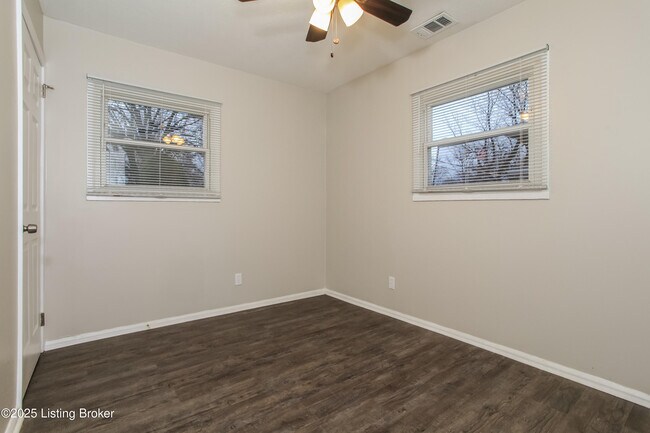 Building Photo - 5806 Alanadale Dr