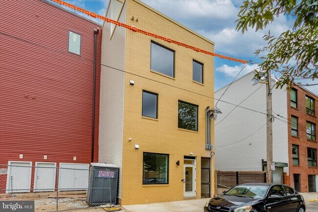 Building Photo - 1826 Frankford Ave