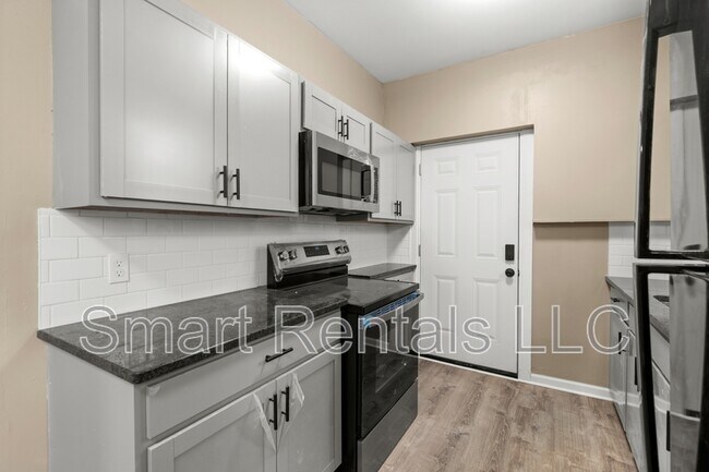 Building Photo - 4205 Ellenwood Ave