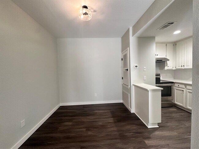 Building Photo - 2529 Rio Grande St