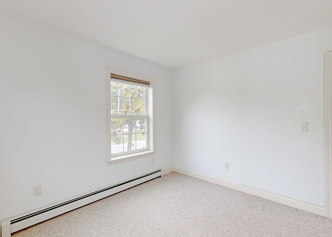 Building Photo - Charming 3BR/ 1.5BA South Portland Residence