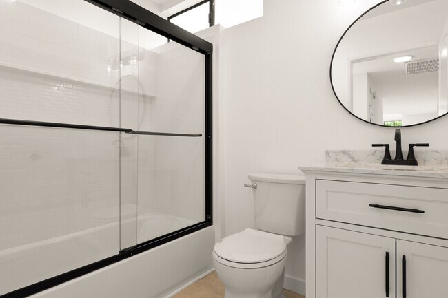 Building Photo - Newly Remodeled 2 Bed, 2 Bath Apartment in Valley Village!