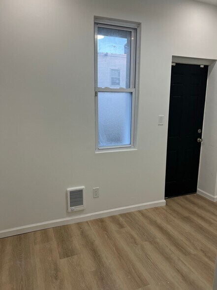 Building Photo - 2823 N 28th St