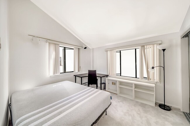 Building Photo - NORTH BERKELEY APARTMENT FOR RENT - $4,500/mo