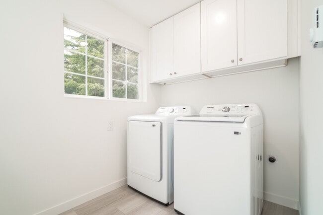 Building Photo - Brand New Remodeled 2 bed 2 bath home for Rent