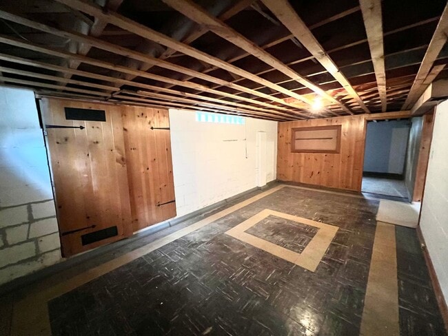 Building Photo - Single-Family Home Minutes from Saint Mary's!