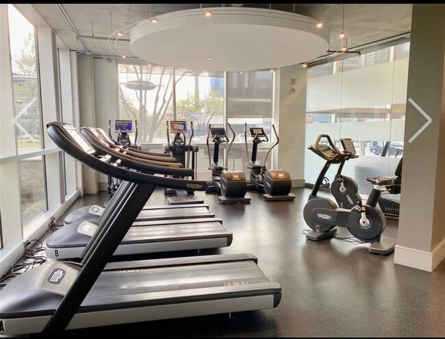 Building Photo - 1901 Post Oak Blvd