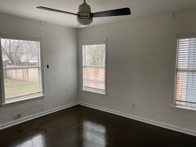 Building Photo - 4217 Donnelly Ave