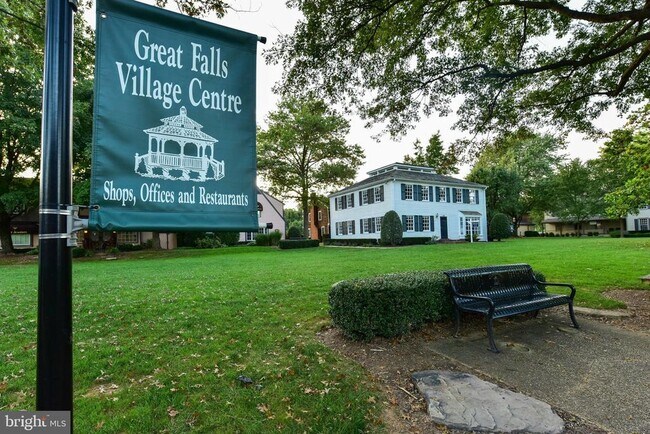 Building Photo - 11922 Holly Spring Dr