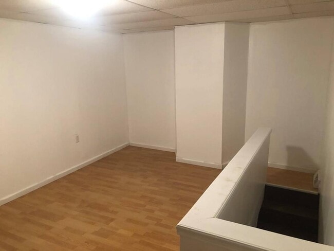 Building Photo - 2-602 Locust Ave