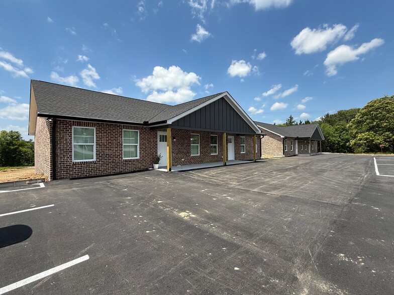 Building Photo - 572 Pippin Rd