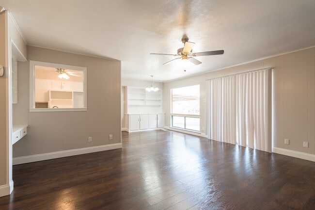 Building Photo - 6912 Clearglen Dr