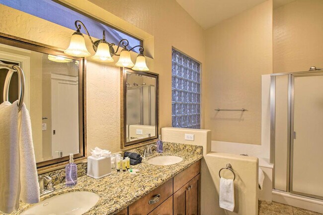 Building Photo - 3055 N Red Mountain