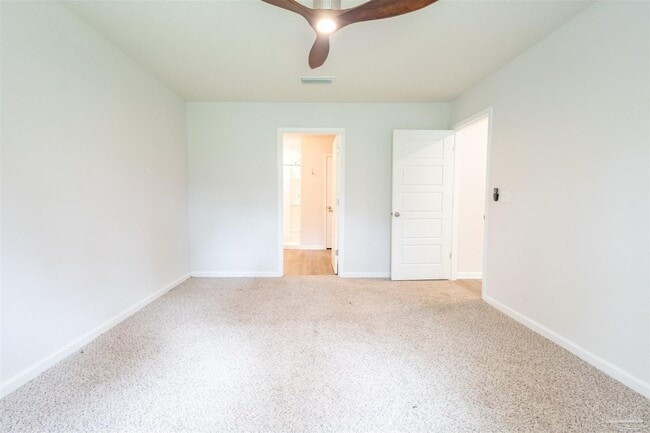 Building Photo - 975 Lovebird Ct
