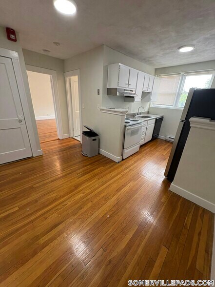Building Photo - 402 Highland Ave