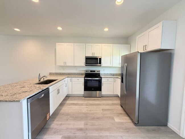 Building Photo - 5341 Vista Lago Dr