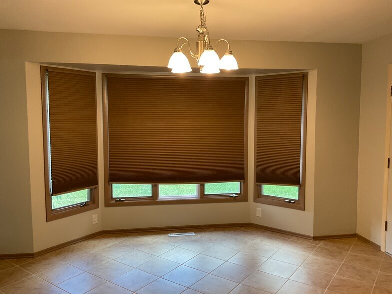 Dining Room - 419 Peachtree Cir