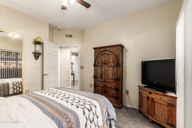 Building Photo - 10030 W Indian School Rd